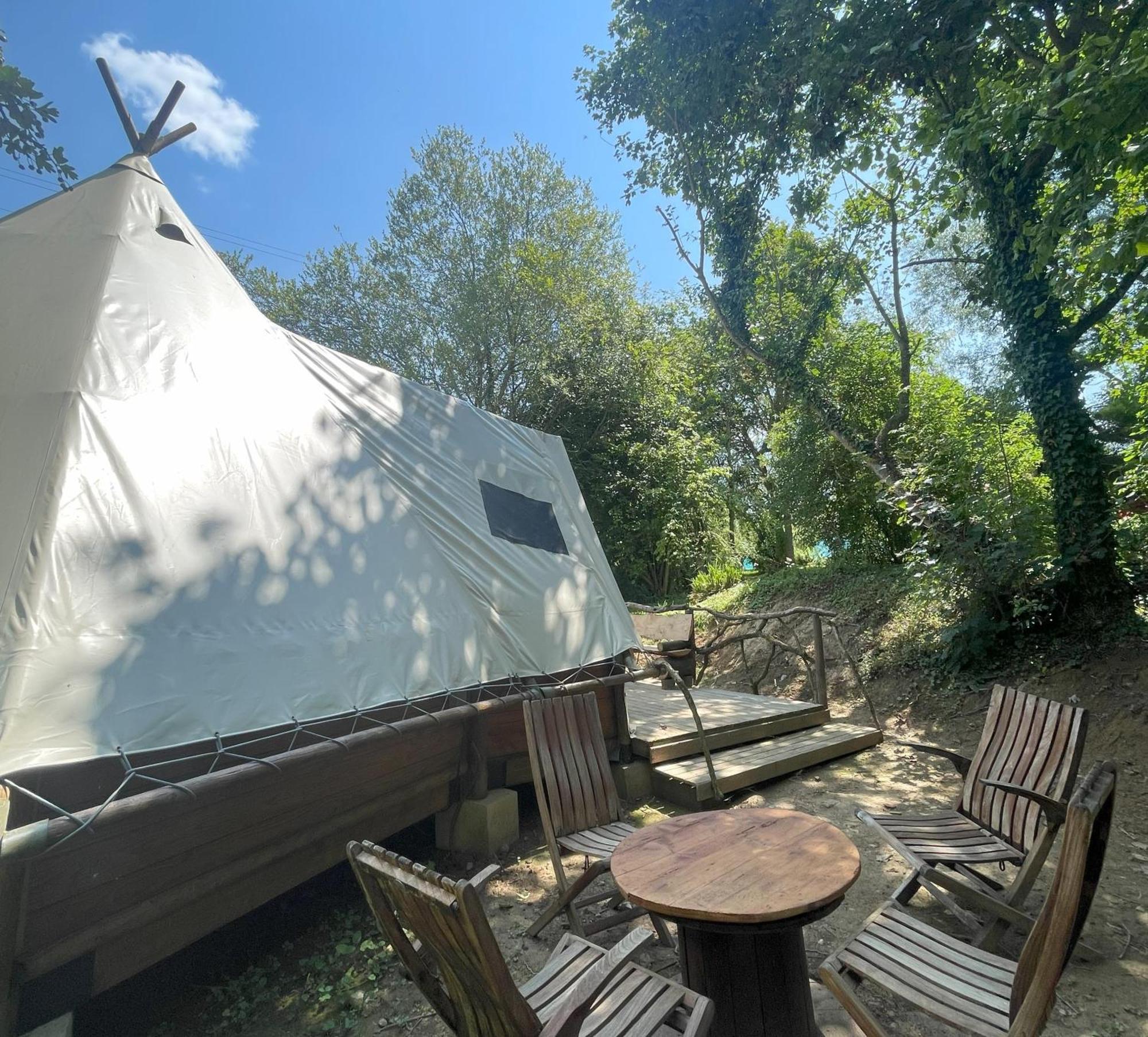 Hotel Au Bonheur Nomade Livry  Exterior foto